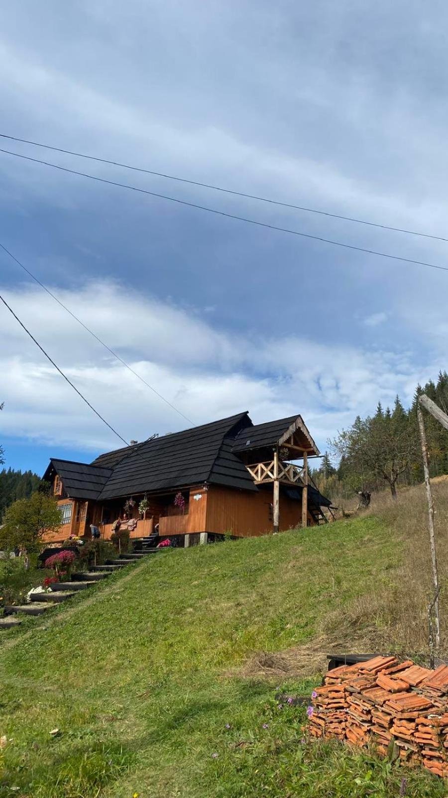 Приватна Садиба "Світлиця Гуцульщини" Vorohta Exterior foto